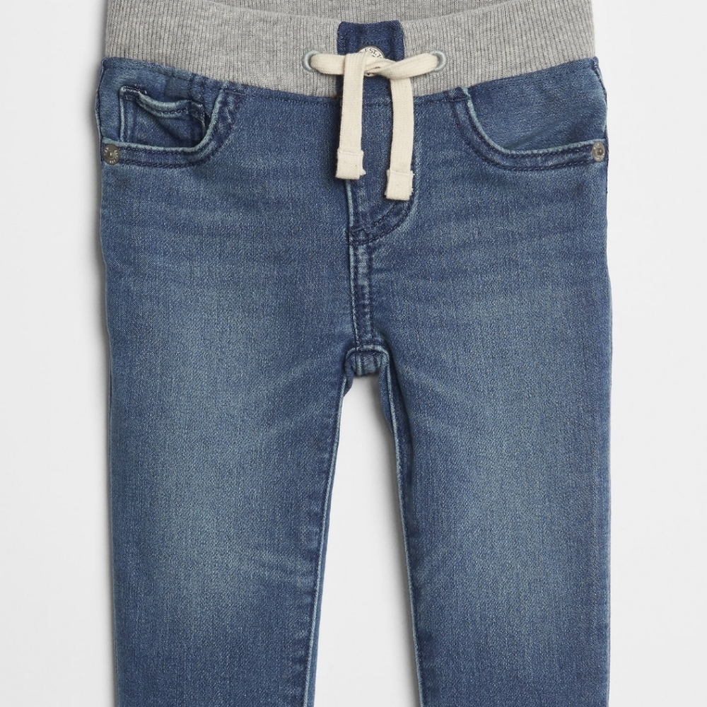 - NWOT, GAP baby boy denim jeans in 3-6 months .